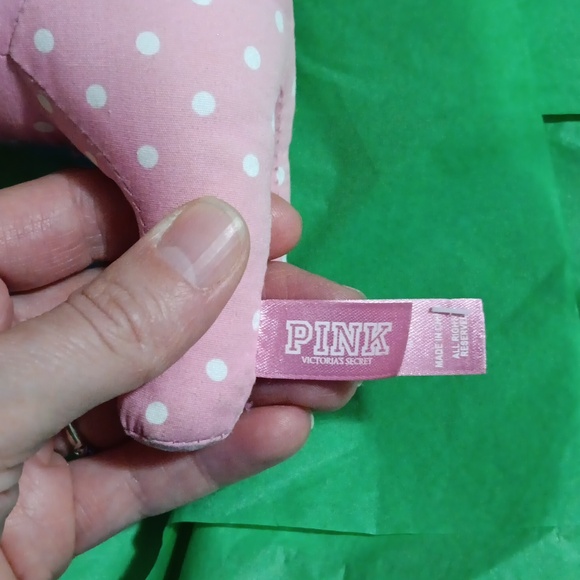 Pink vs puppy 🐶! - Picture 4 of 6